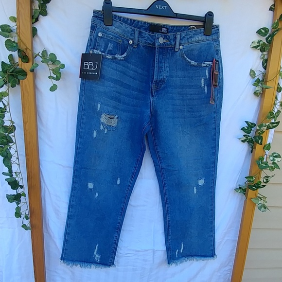 DISTRESSED CROPPED JEAN'S - Picture 1 of 4